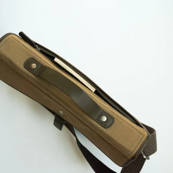 NWOT Skagen water resistant canvas messenger bag / briefcase - Picture 10 of 11